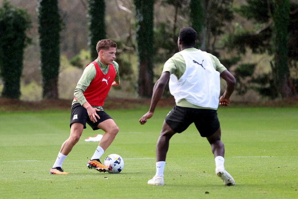 Training Gallery | Pre Stockport County (H)