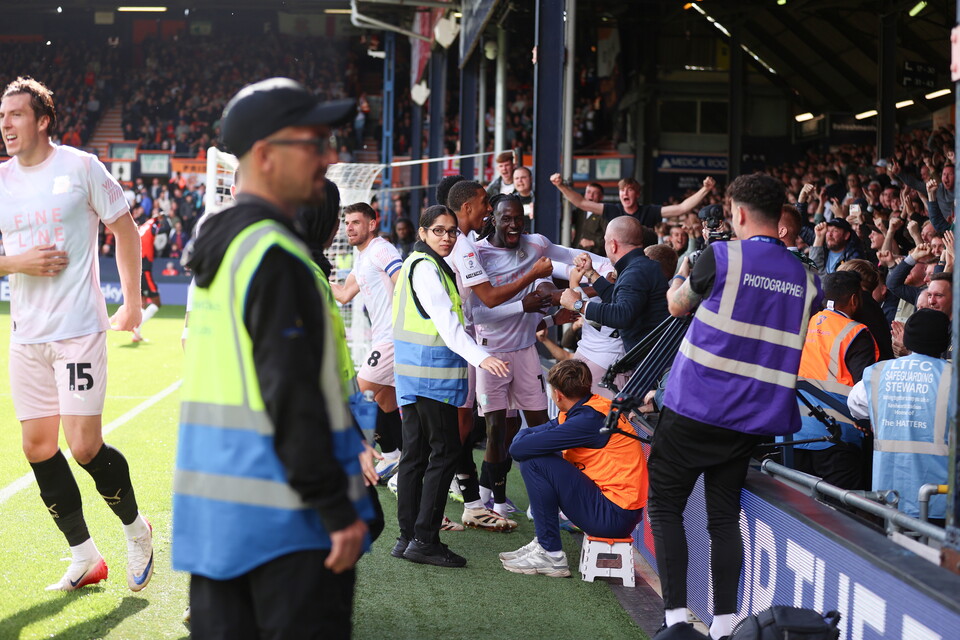 Fan Gallery | Luton Town (A)