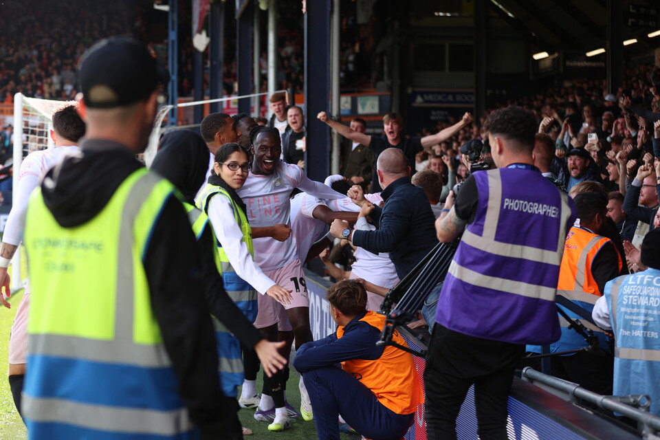Fan Gallery | Luton Town (A)