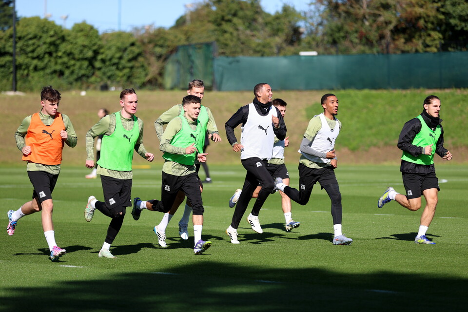 Training Gallery | Pre Burton Albion (A)