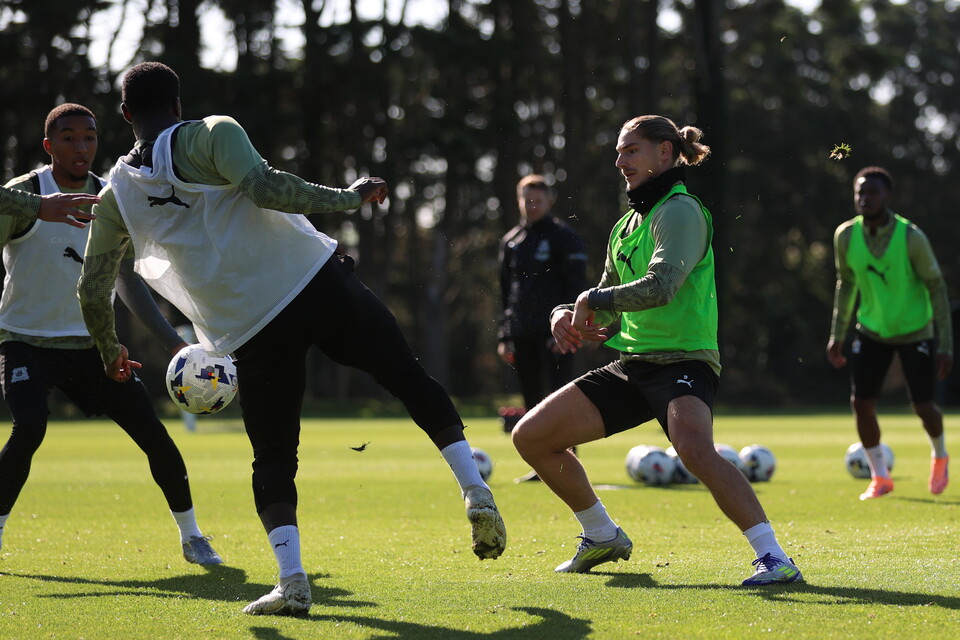 Training Gallery | Pre Burton Albion (A)