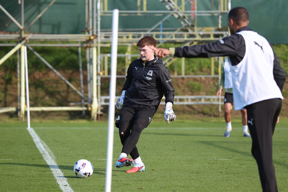 Training Gallery | Pre Burton Albion (A)