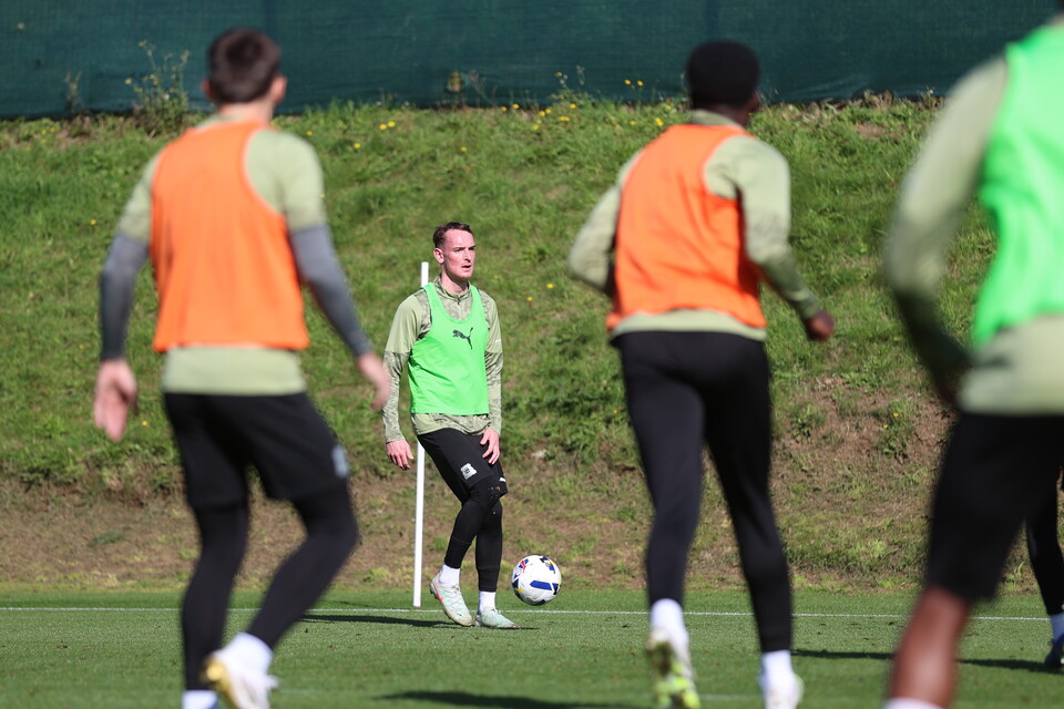 Training Gallery | Pre Burton Albion (A)