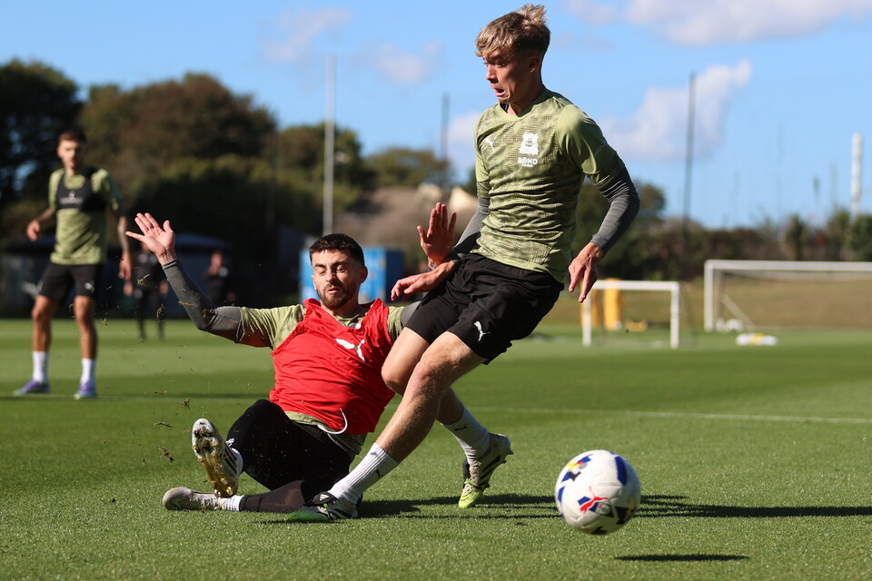 Training Gallery | Pre Burton Albion (A)