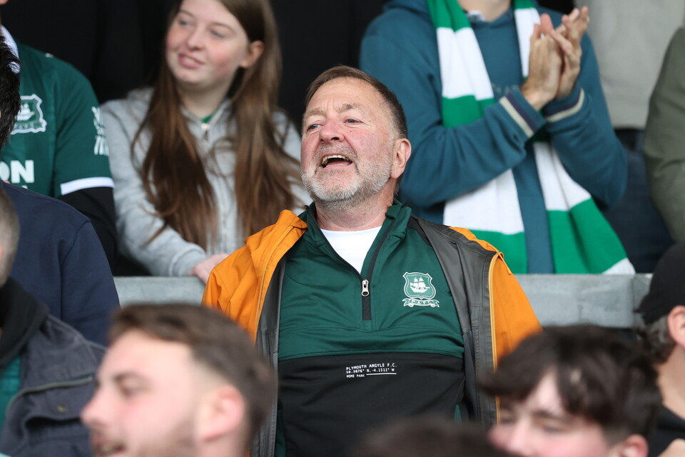 Fan Gallery | Burton Albion (A)