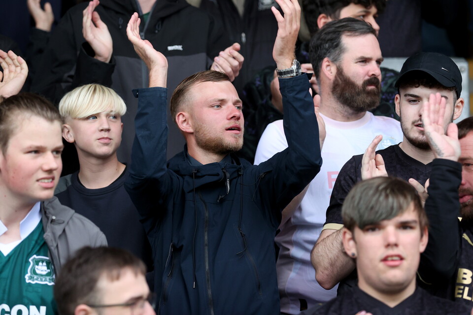 Fan Gallery | Burton Albion (A)