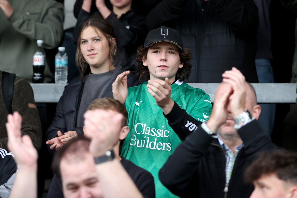 Fan Gallery | Burton Albion (A)