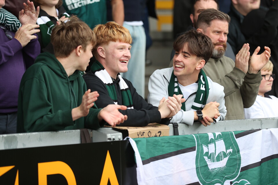 Fan Gallery | Burton Albion (A)