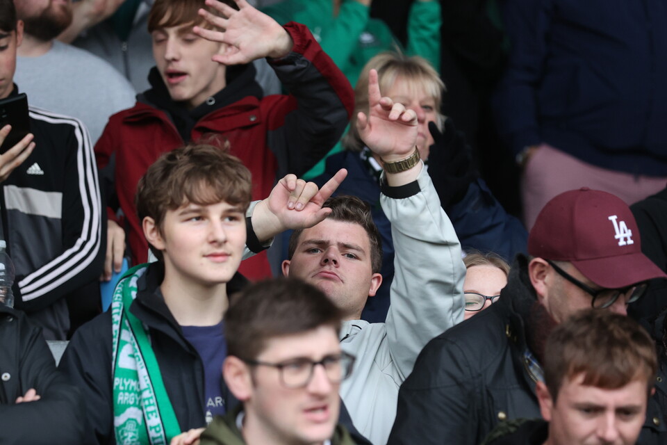 Fan Gallery | Burton Albion (A)