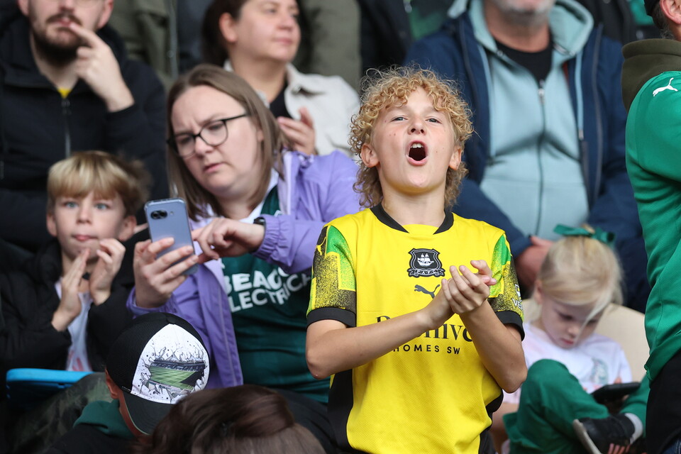 Fan Gallery | Burton Albion (A)