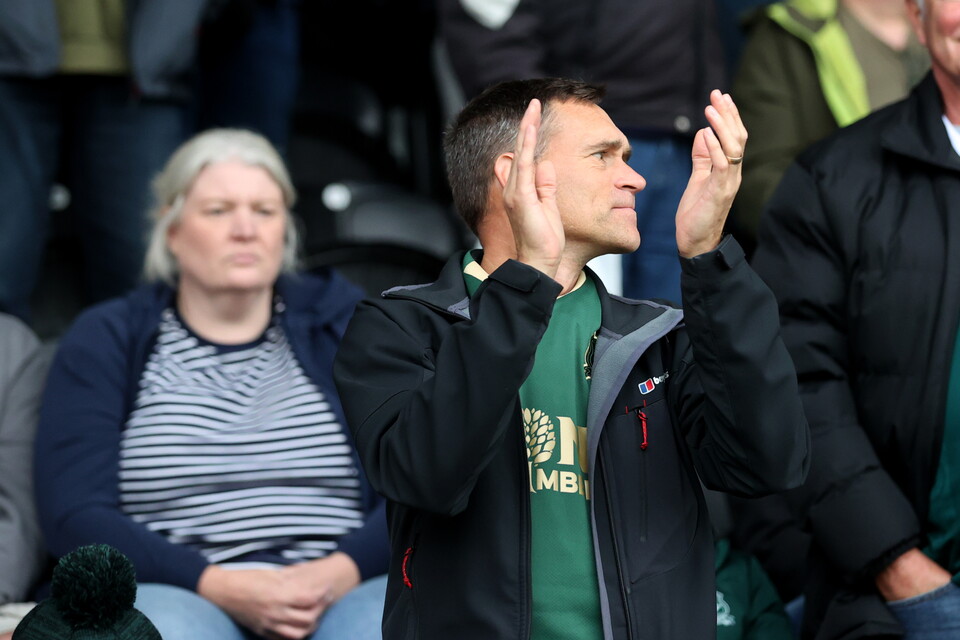 Fan Gallery | Burton Albion (A)