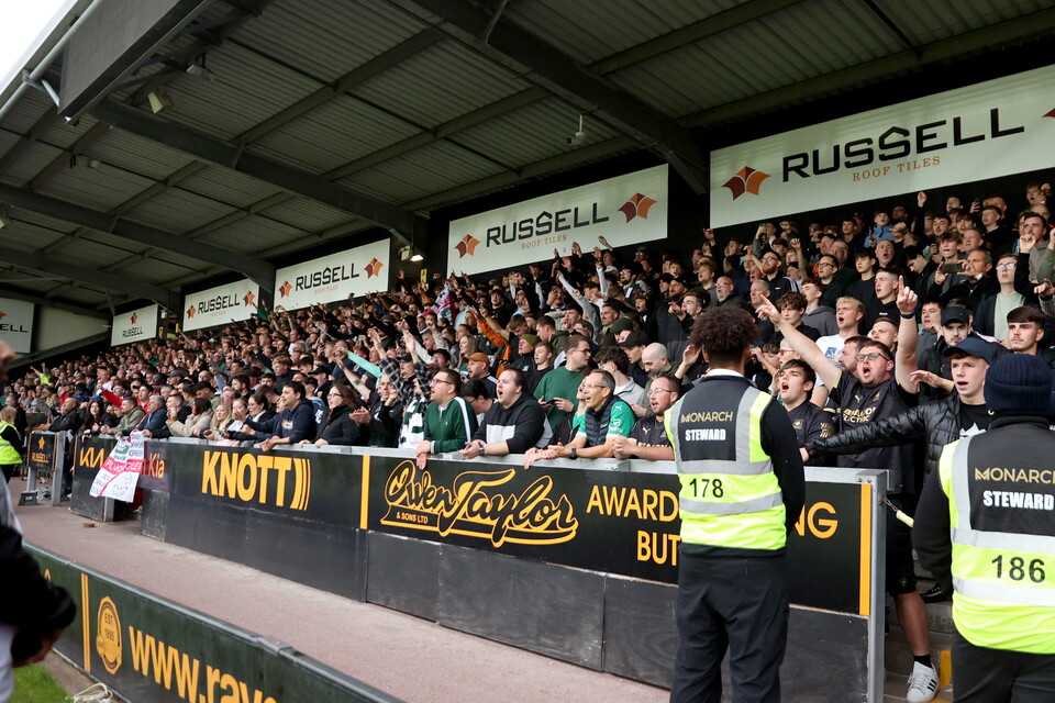 Fan Gallery | Burton Albion (A)