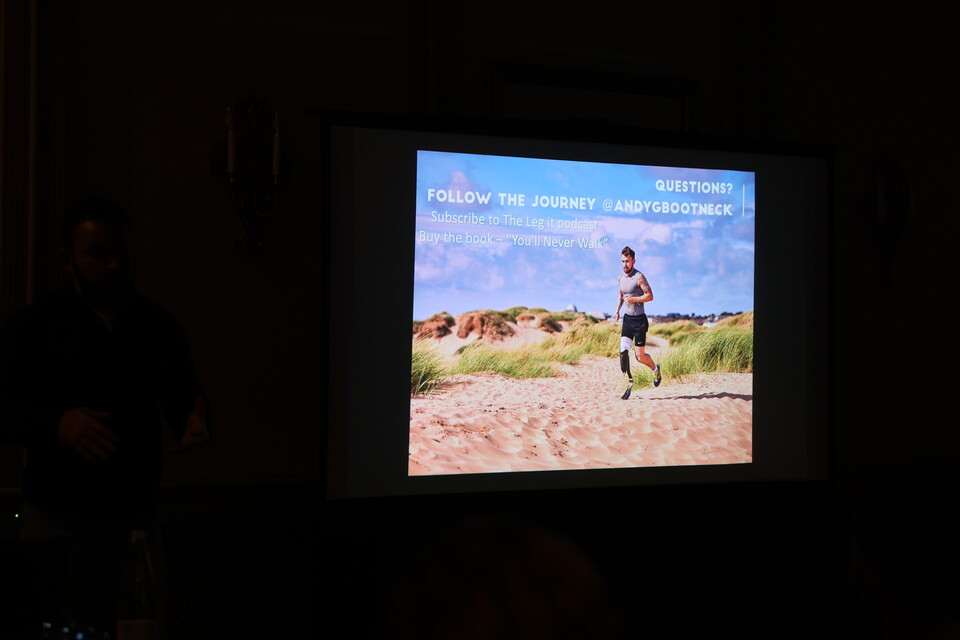 Gallery | Andy Grant meets the Argyle squad