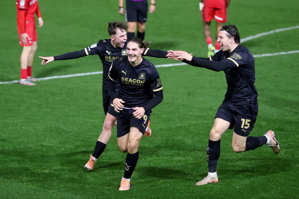 Vertu Trophy Gallery | Leyton Orient (A)