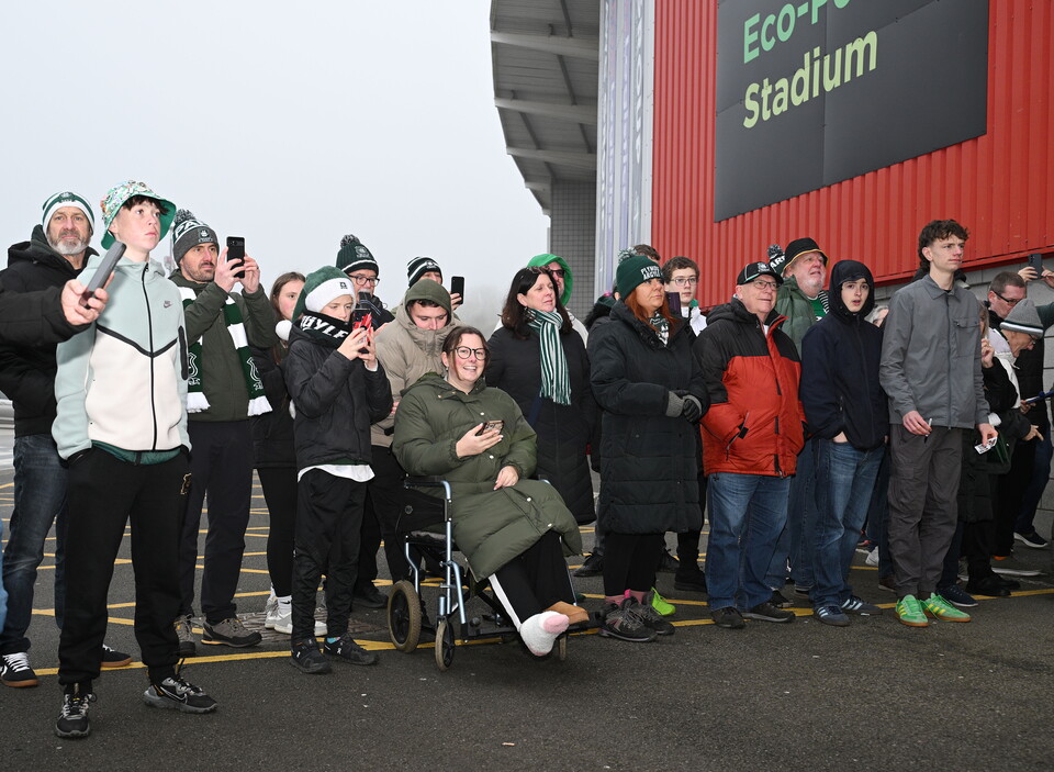 Fan Gallery | Doncaster Rovers (A)