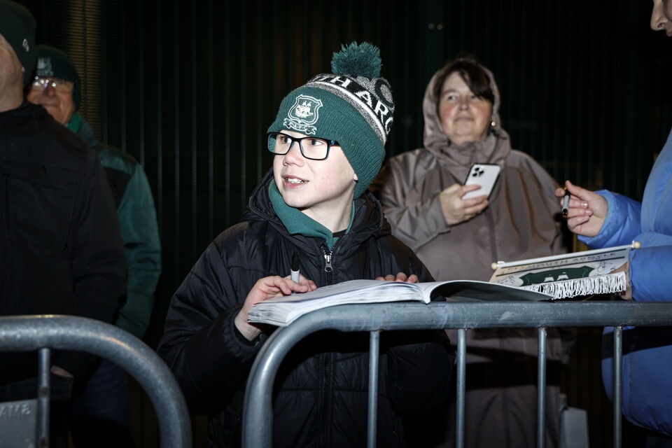 Fan Gallery | Wycombe Wanderers (H)