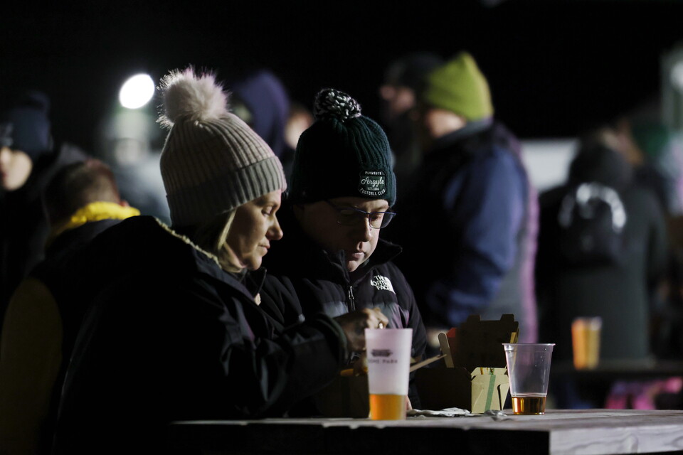 Fan Gallery | Wycombe Wanderers (H)