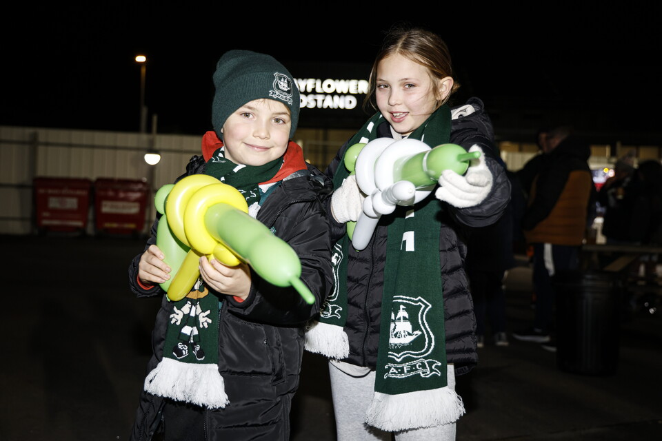 Fan Gallery | Wycombe Wanderers (H)