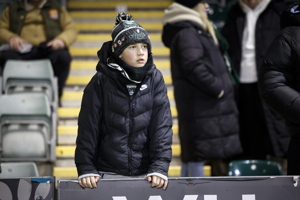 Fan Gallery | Wycombe Wanderers (H)