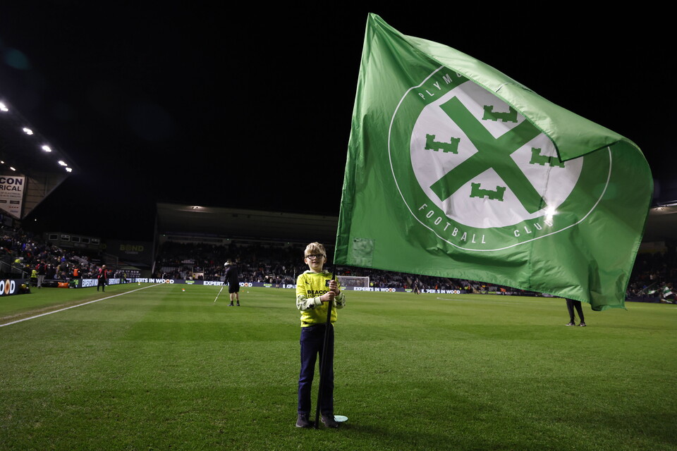 Fan Gallery | Wycombe Wanderers (H)