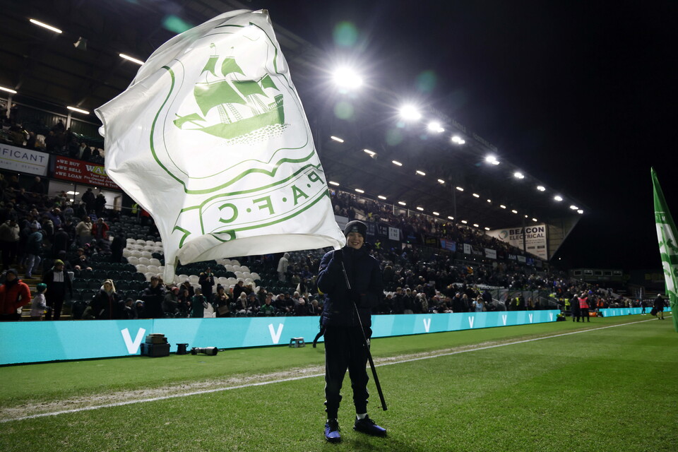 Fan Gallery | Wycombe Wanderers (H)