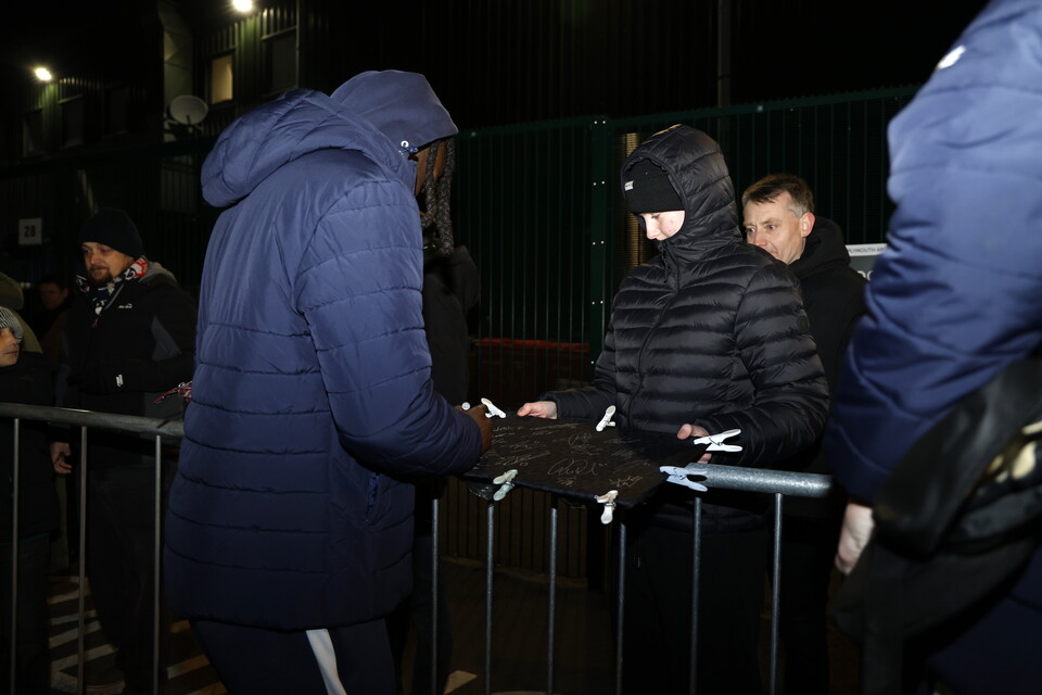 Fan Gallery | Wycombe Wanderers (H)