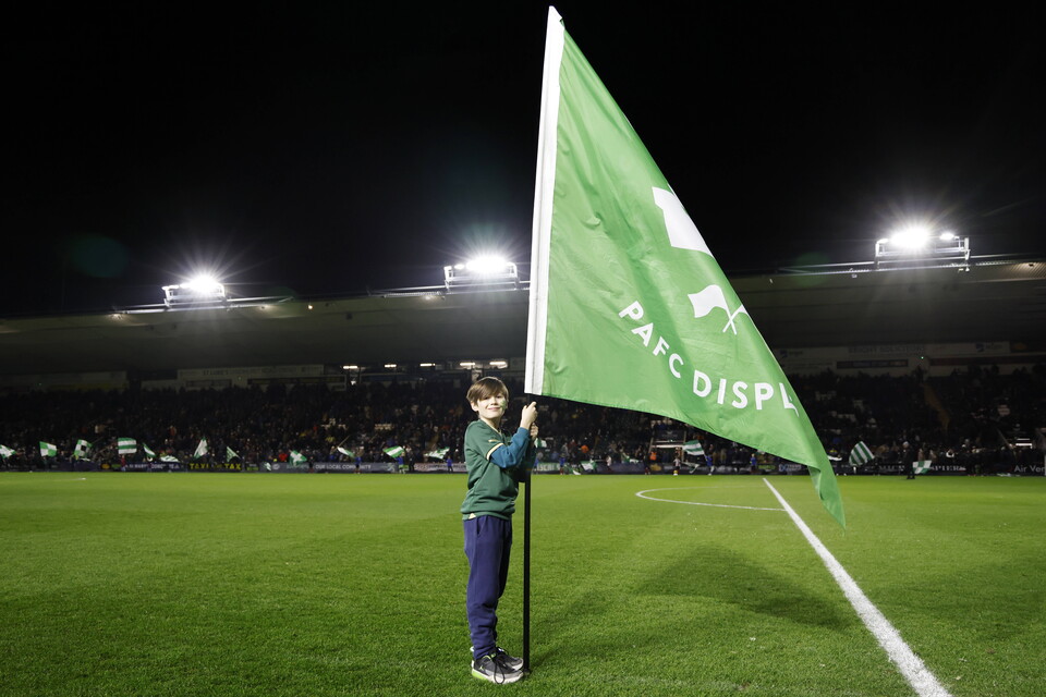 Fan Gallery | Wycombe Wanderers (H)