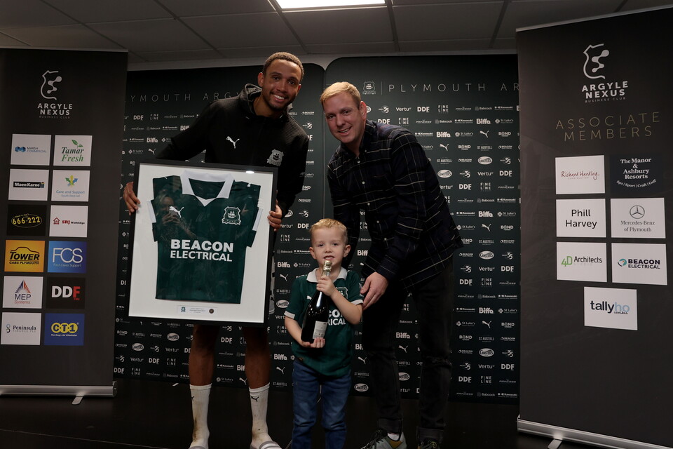 Fan Gallery | Burton Albion (H)