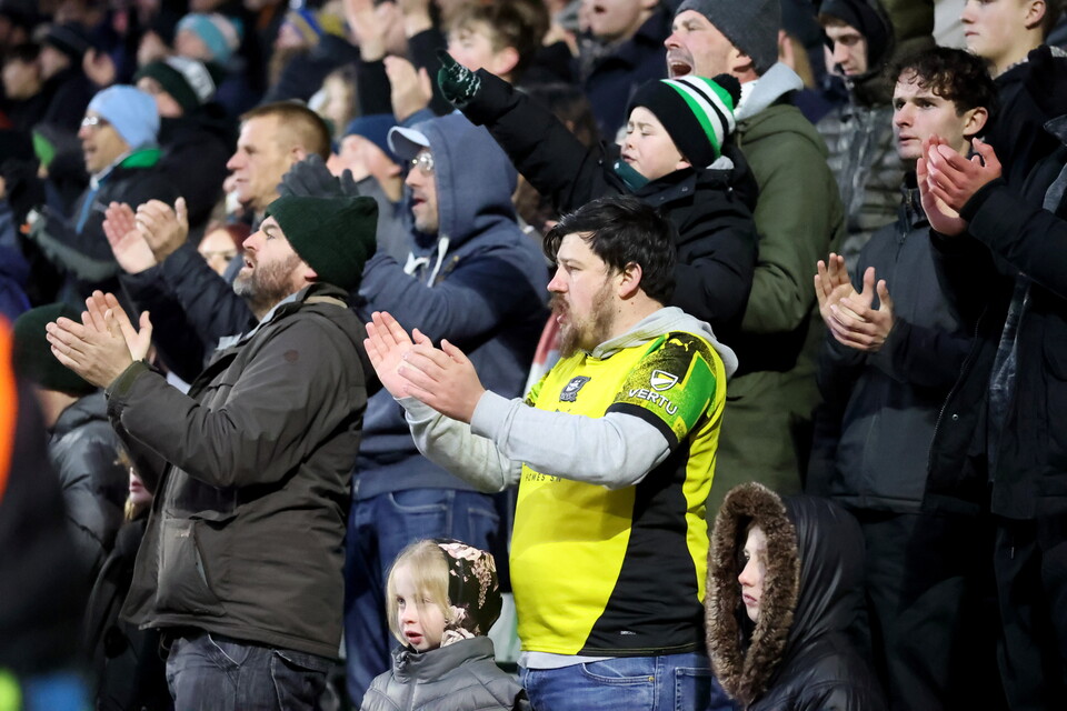 Fan Gallery | Burton Albion (H)