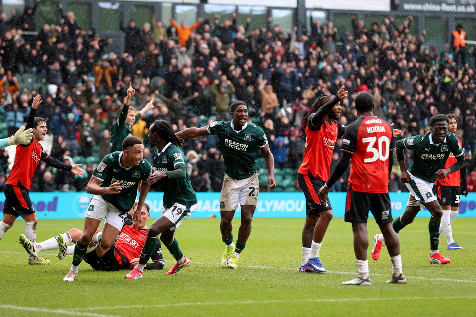 Match Gallery | Luton Town (H)