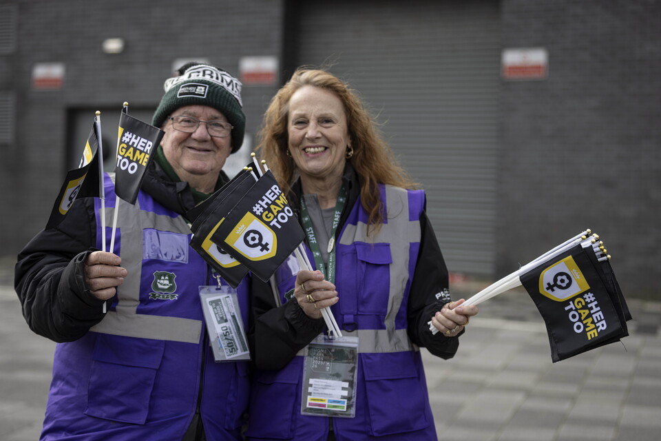 Fan Gallery | Doncaster Rovers (H)