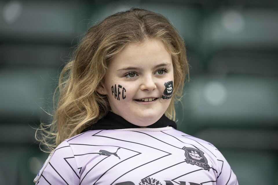 Fan Gallery | Doncaster Rovers (H)