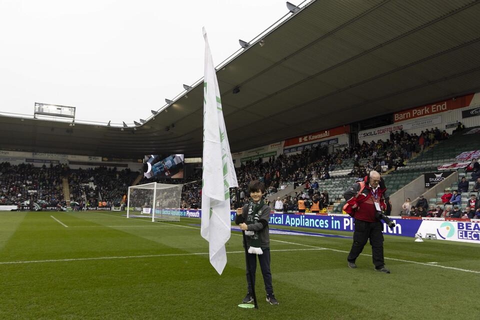 Fan Gallery | Doncaster Rovers (H)
