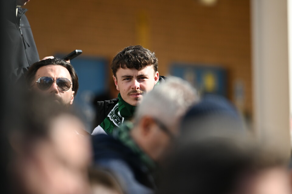 Fan Gallery | Reading (A)