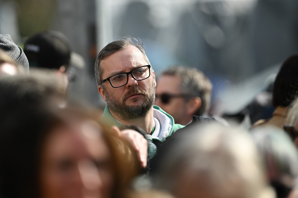 Fan Gallery | Reading (A)