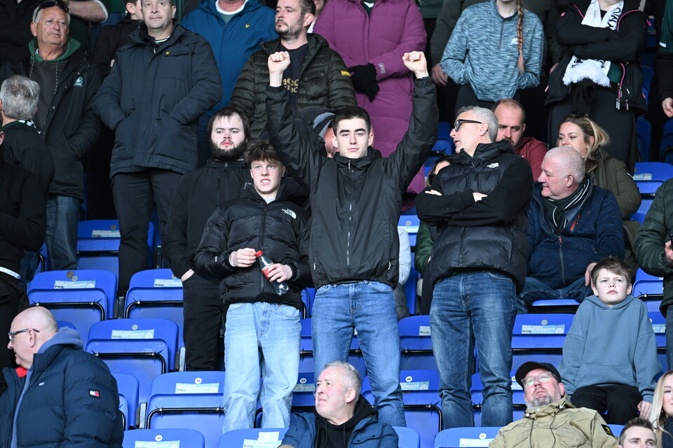 Fan Gallery | Reading (A)