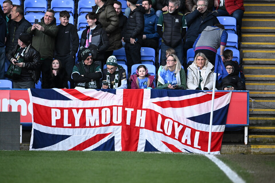 Fan Gallery | Reading (A)