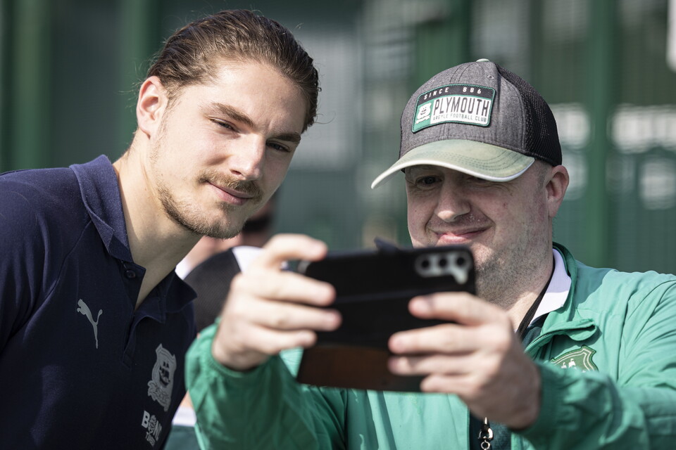 Fan Gallery | Huddersfield Town (H)