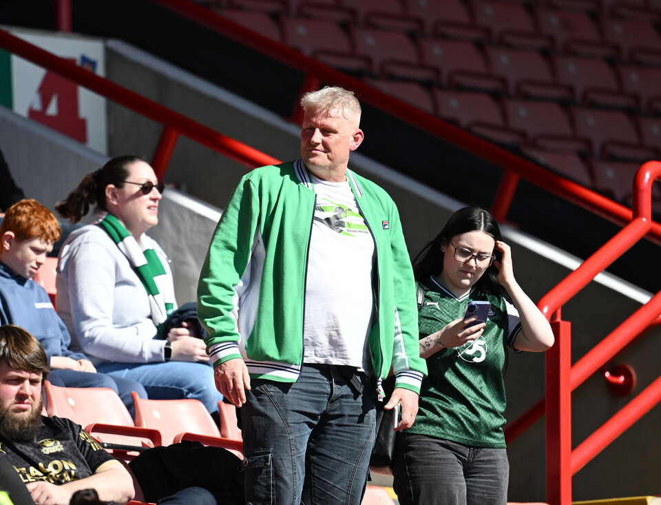 Fan Gallery | Barnsley (A)