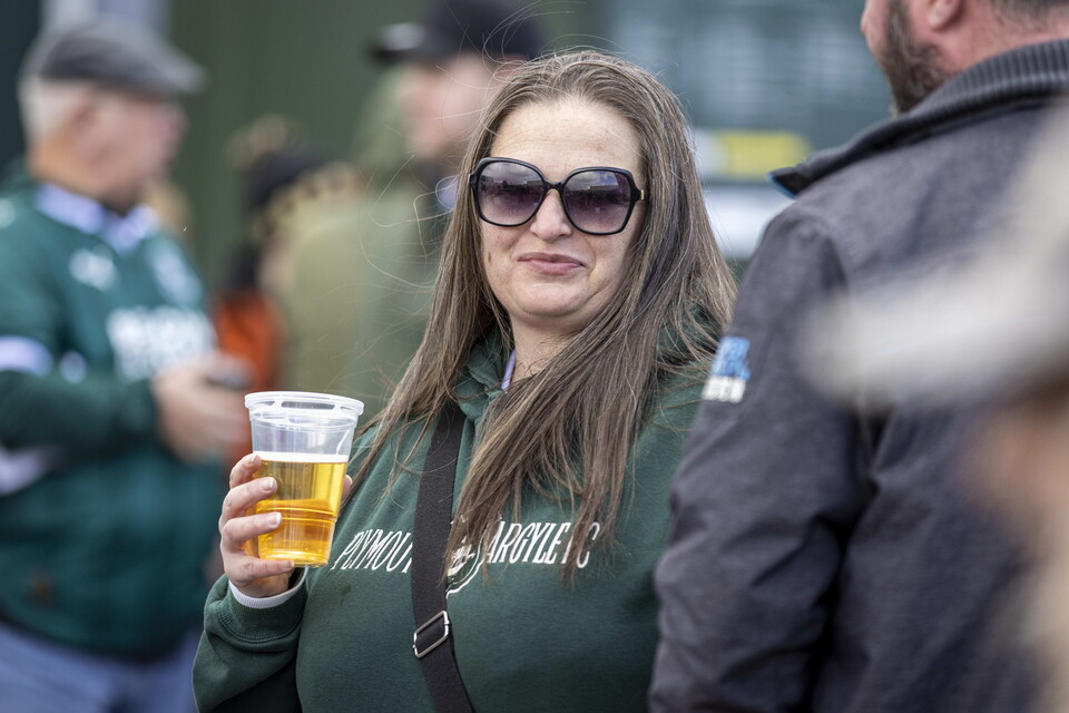 Fan Gallery | Exeter City (H)