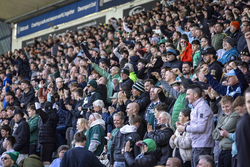 Fan Gallery | Exeter City (H)