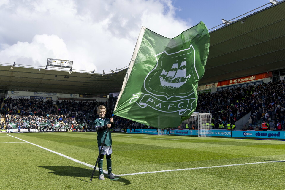 Fan Gallery | Exeter City (H)