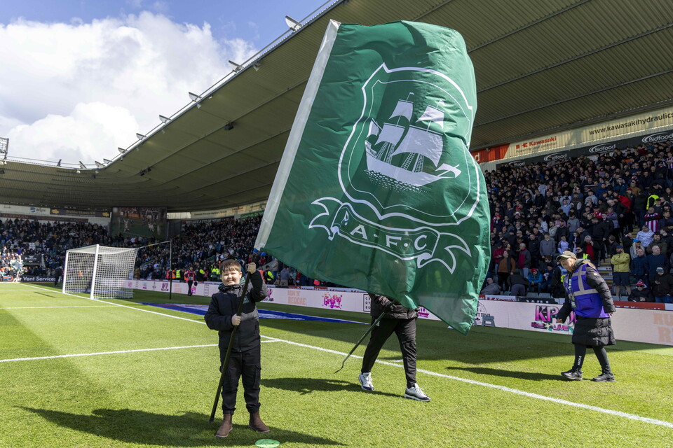 Fan Gallery | Exeter City (H)