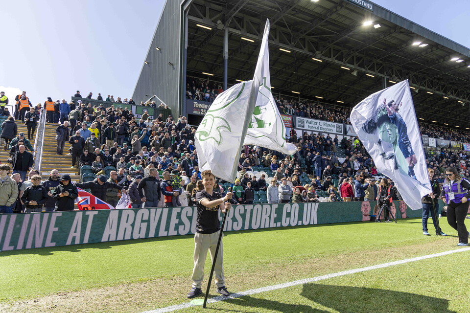 Fan Gallery | Exeter City (H)