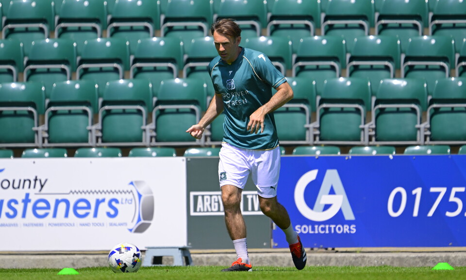 Gallery | Forever Green v Team Harvey