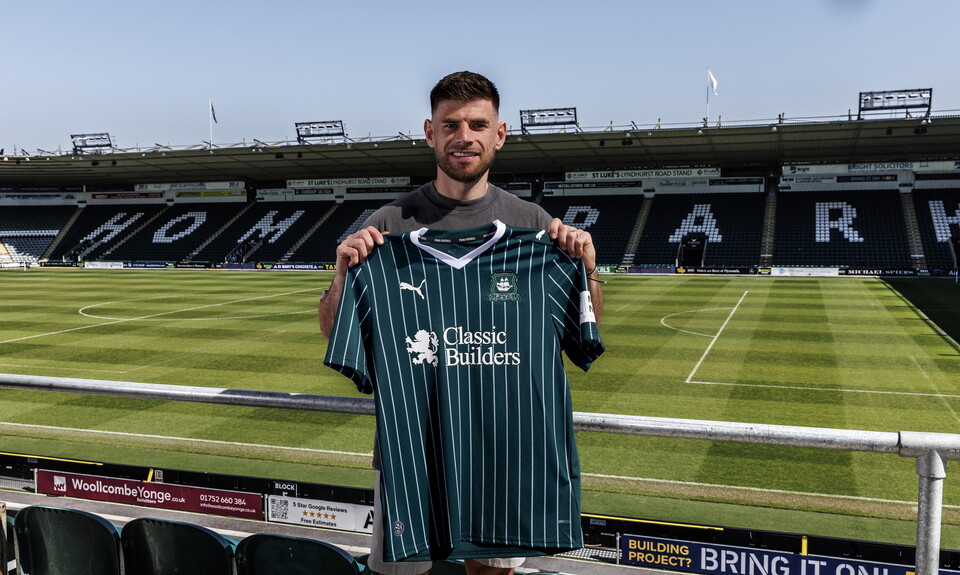 Gallery | Joe Edwards re-signs