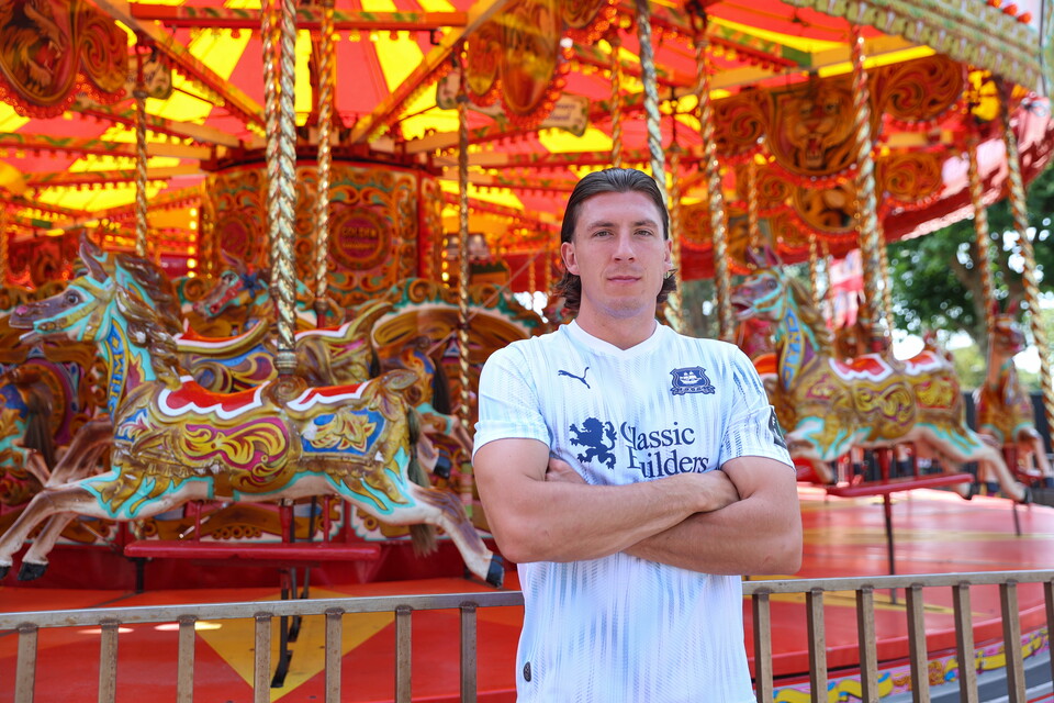 Gallery | Alex Mitchell signs
