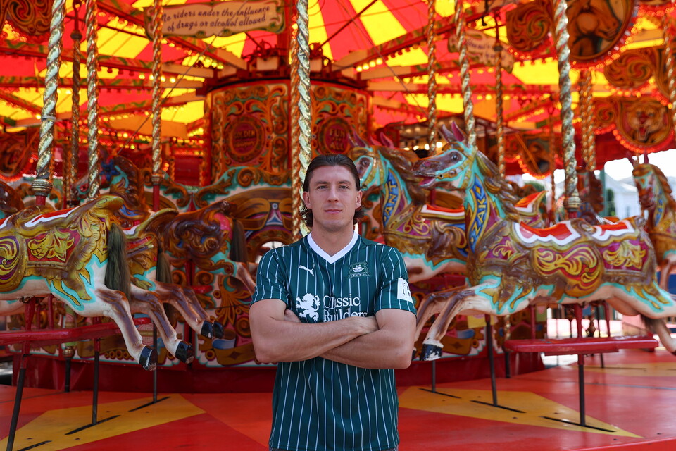Gallery | Alex Mitchell signs