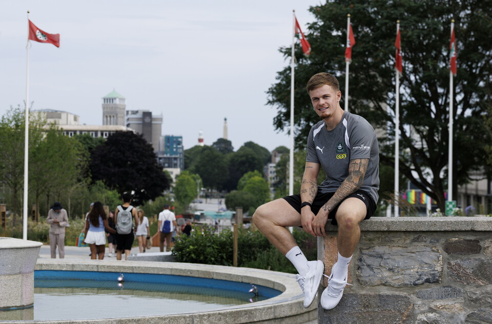 Gallery | Murphy Cooper's First Day