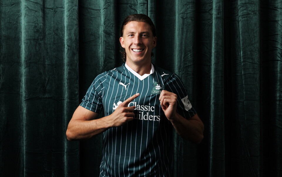 Gallery | Alex Mitchell signs